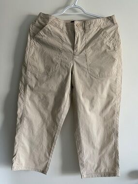 EUC Reitmans Casual Cotton Twill Cropped Utility Capri Pants Light Khaki Size 6P